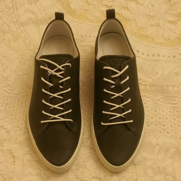 ecco gillian lace up sneaker